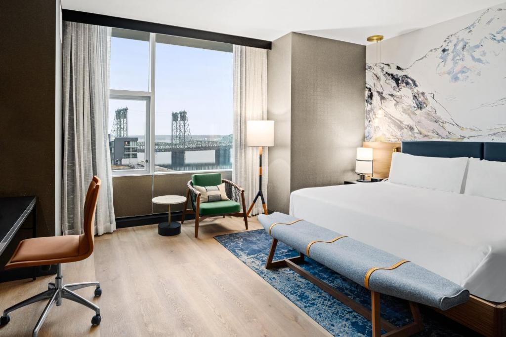 Room with bridge at the Hotel Indigo in Vancouver, Washington
